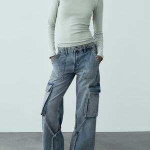 Zara Mid-Rise TYF Cargo Jeans size 6